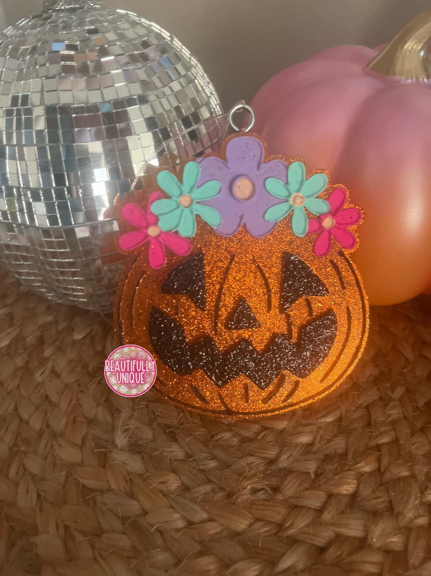 Pumpkin with Daisies