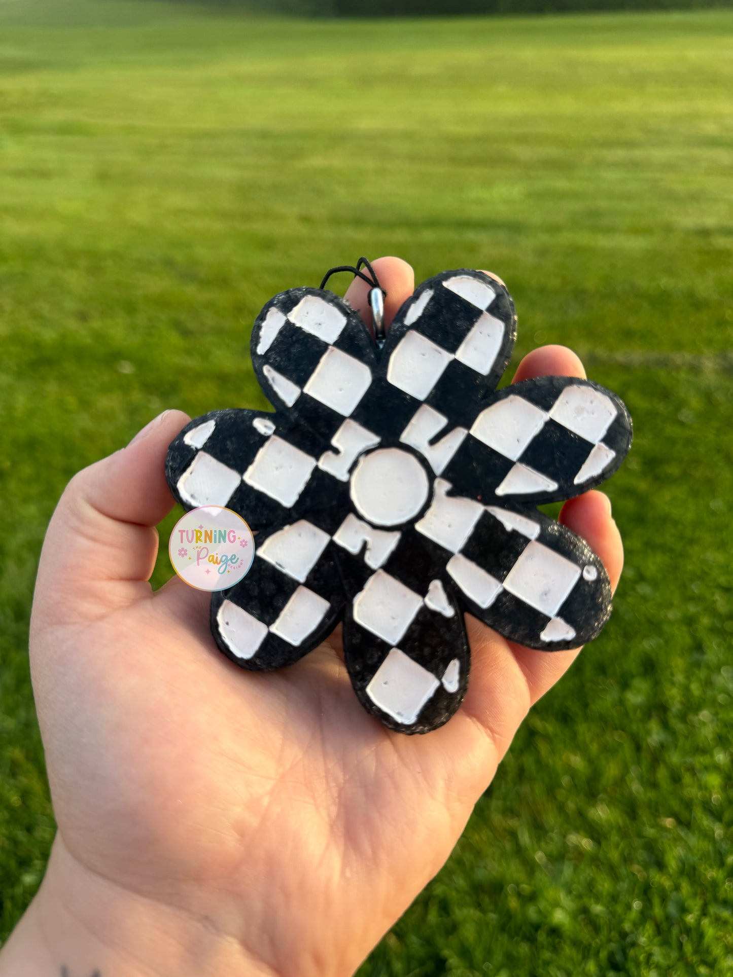 Black Checkered Daisy